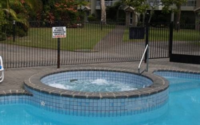 Paradise Grove Holiday Apartments
