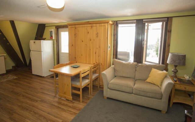 Pinnacles Suite Hotel