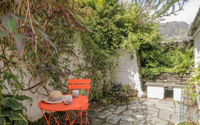 2 Gateside Cottages