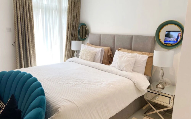 Splendid Apartments at Embassy Gardens