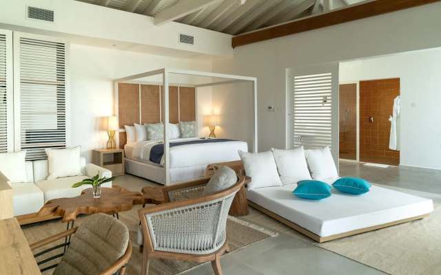 Le Mersenne Zanzibar, Autograph Collection