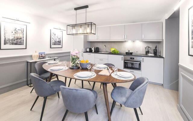 LUX 3BDR Arc de Triomphe I by Livinparis