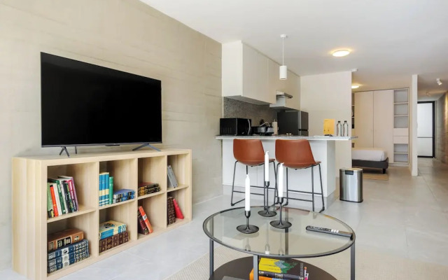 Berna 14 by Wynwood House