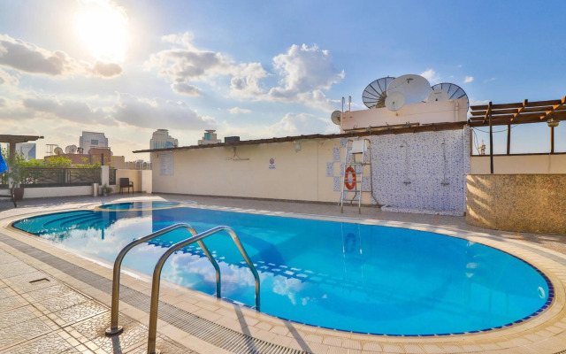 Landmark Summit Hotel