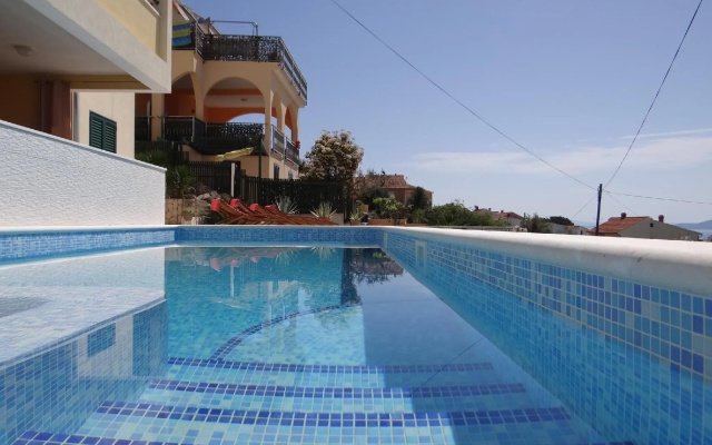 sea view apartment w/ swimming pool and jacuzzi a7
