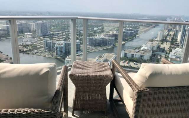 Hyde Resort and Residences, OceanMiami Collection