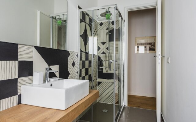 City Center Bright Flat by Wonderful Italy