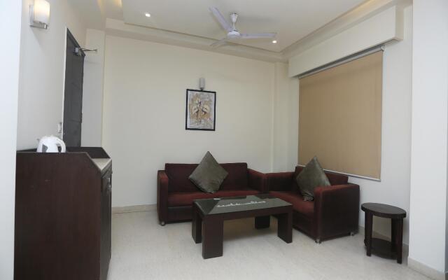 The Metropolis Guest House Near RK Ashram Metro Station