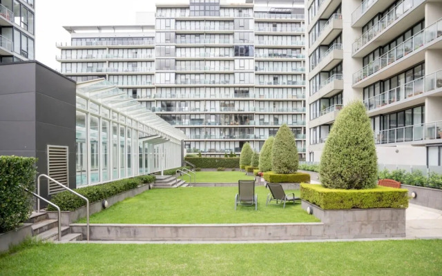 Stylish 3 Bedroom Melbourne Apartment