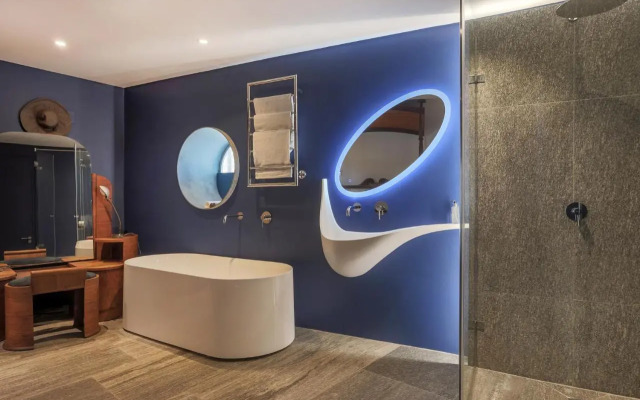 17 Marine Hermanus, Apartment 103 with private Hot Tub
