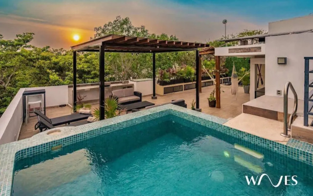 3br. Exclusive TH W/spacious Roof & Private Pool