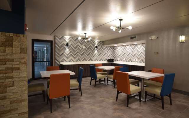 Baymont by Wyndham Pine Grove I-81