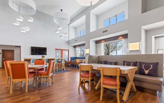 Hampton Inn & Suites Greeley