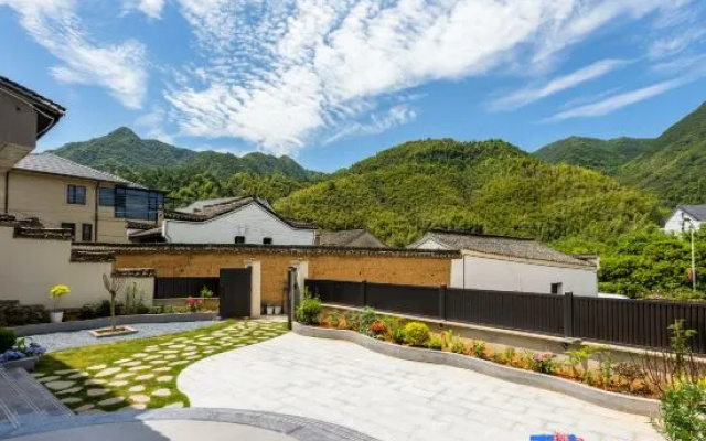 Spring Cottage – Outside – Hangzhou