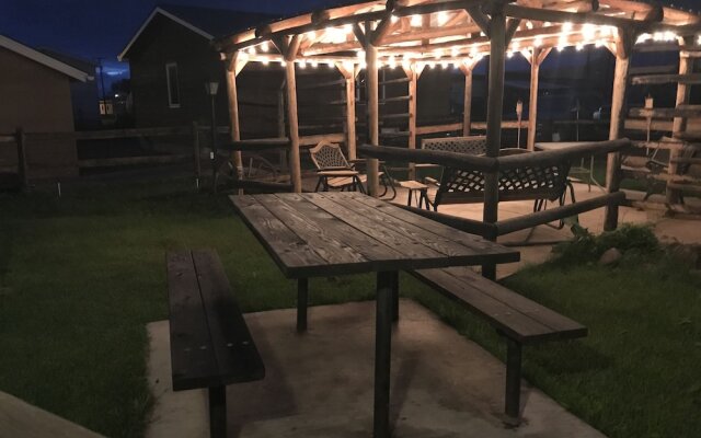 Tenderfoot Cabins & Motel