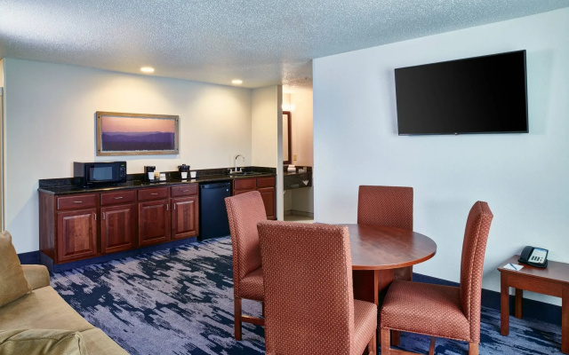 Fairfield Inn & Suites by Marriott Detroit Livonia