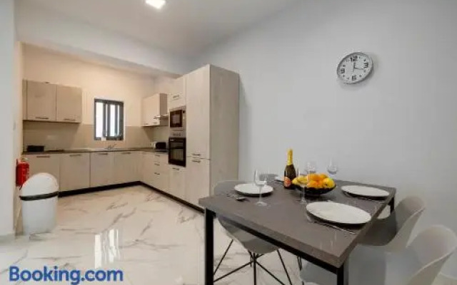 Unbeatable Location 2 Bedroom With Terrace