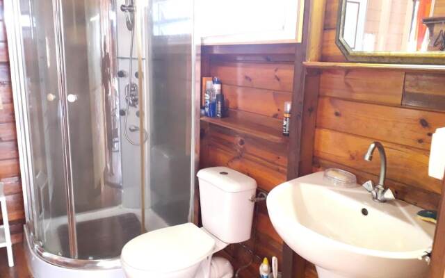 Chalet With one Bedroom in Le Moule, With Furnished Terrace and Wifi -