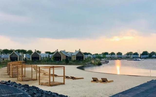 Villa Oesterdam Deluxe Sleeps 8