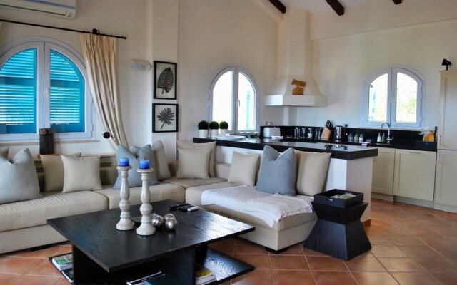 Villa Alex by Amy Villas