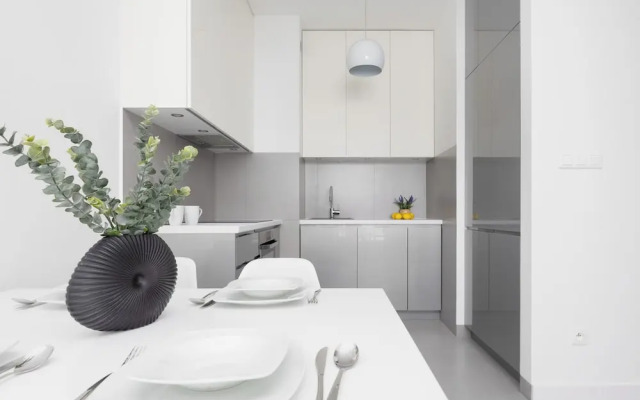 Burakowska 16 Apartment by Renters