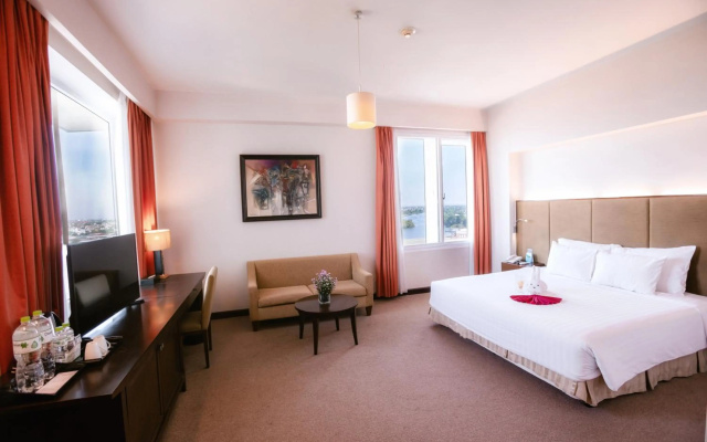 Muong Thanh Holiday Hue Hotel – Guest Rooms – Hue