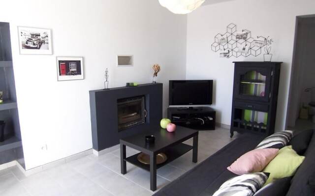 APARTMENT CHIOLA RDC - BEACH ON FOOT- SOLARO Apartment 1