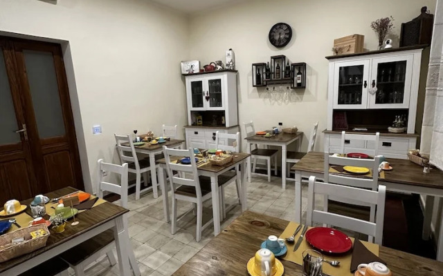 Domo Achenza Guesthouse