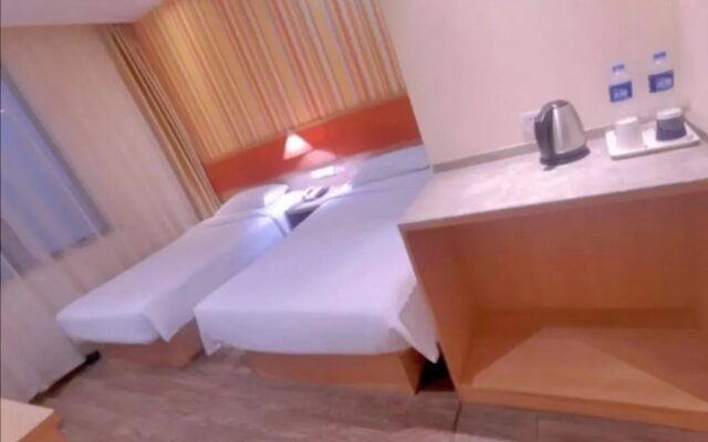 Home Inn Xi'an Zhonglou West Main Street
