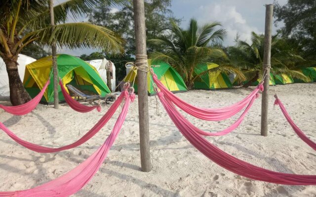 Sandbank Restaurant & Camping Koh Rong