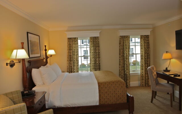Publick House Historic Inn and Country Motor Lodge
