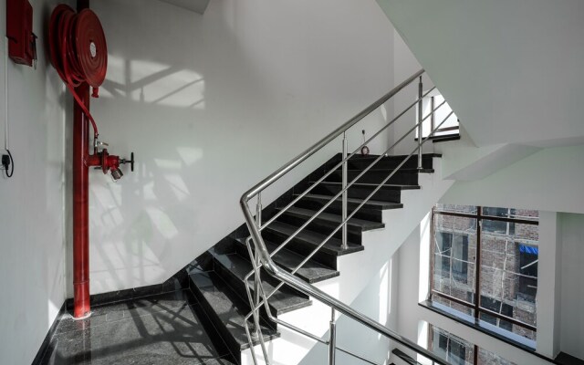 OYO 14745 Veeraj Suites