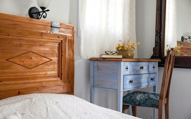 Maria Studios Rooms and Apartments