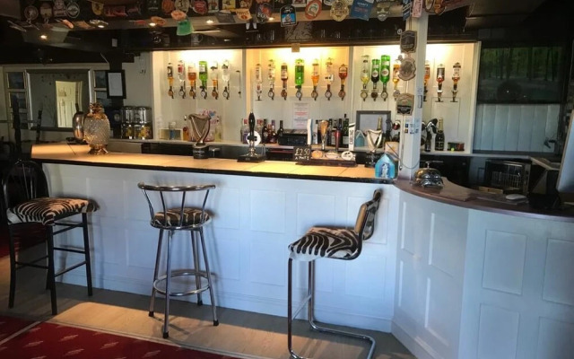 Crown Lodge Bed & Breakfast