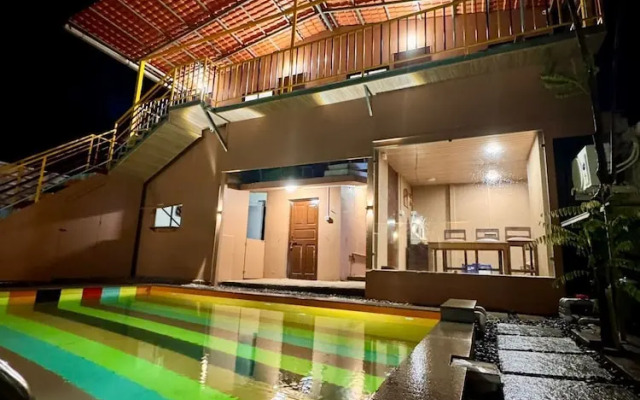 Lost Paradise A Social Hostel