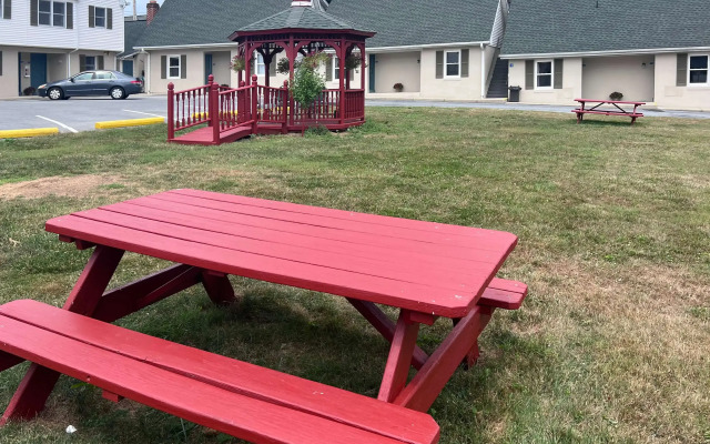 Rodeway Inn & Suites