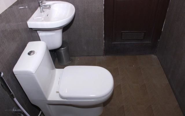 Kallarackal Residency by OYO Rooms