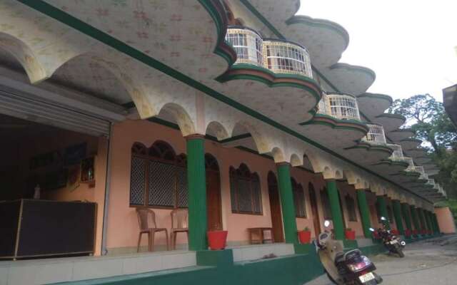 Hotel Him Ganga by Raatri