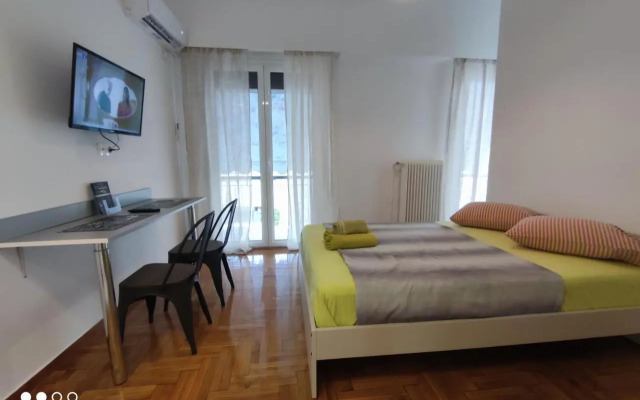 Studio in the heart of Athens next to Monastyraki.