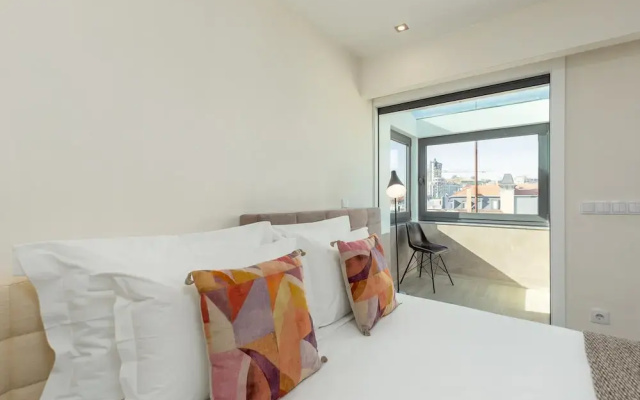 Spacious 4-bedroom Apartment in Porto