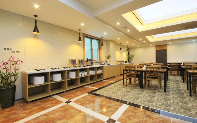 Hound Hotel Gwangju Cheomdan