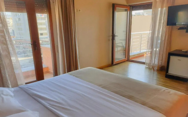 Hotel Nais Beach