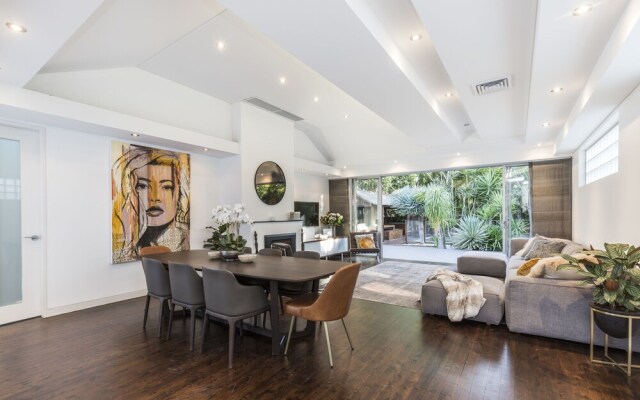 Coogee Luxury Home with Salt Water Pool & Parking