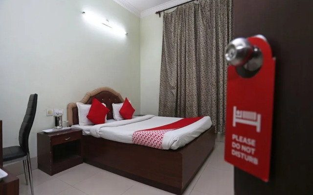 Cozycom By OYO Rooms