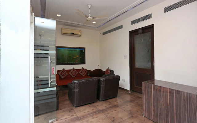 OYO 526 Hotel Asees Inn