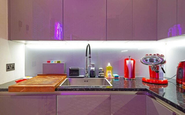 Bright 2 Bedroom Apartment in South Kensington