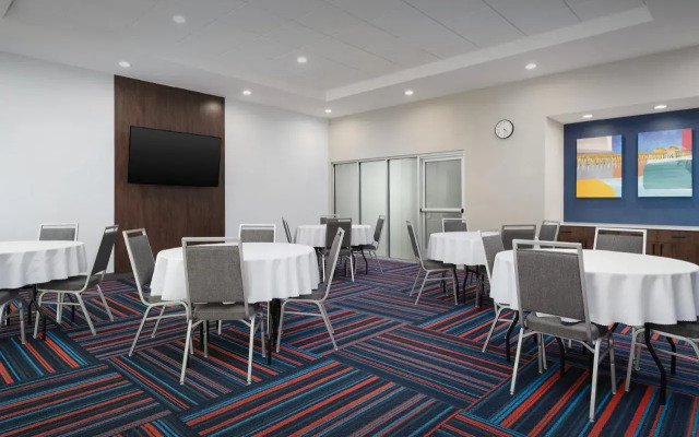 Hampton Inn & Suites Naples South