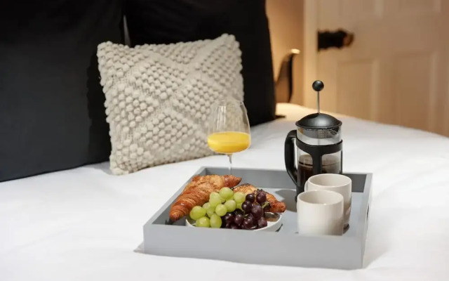 Beautiful 3 Bed House - Habita Property