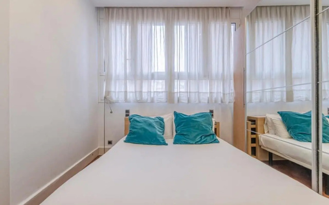 Modern and bright 3BD apartment by Gran Via - Plaza España