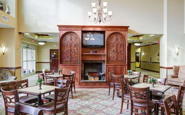 Comfort Suites University Drive